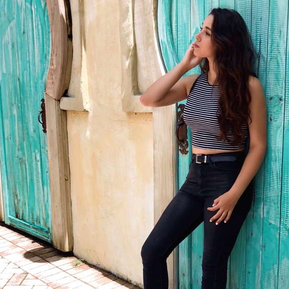 Meet your Posher, Brii - Picture 1 of 4